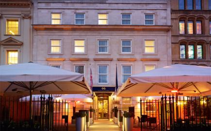 Morco bespoke awnings and parasols for Club Quarters hotel London